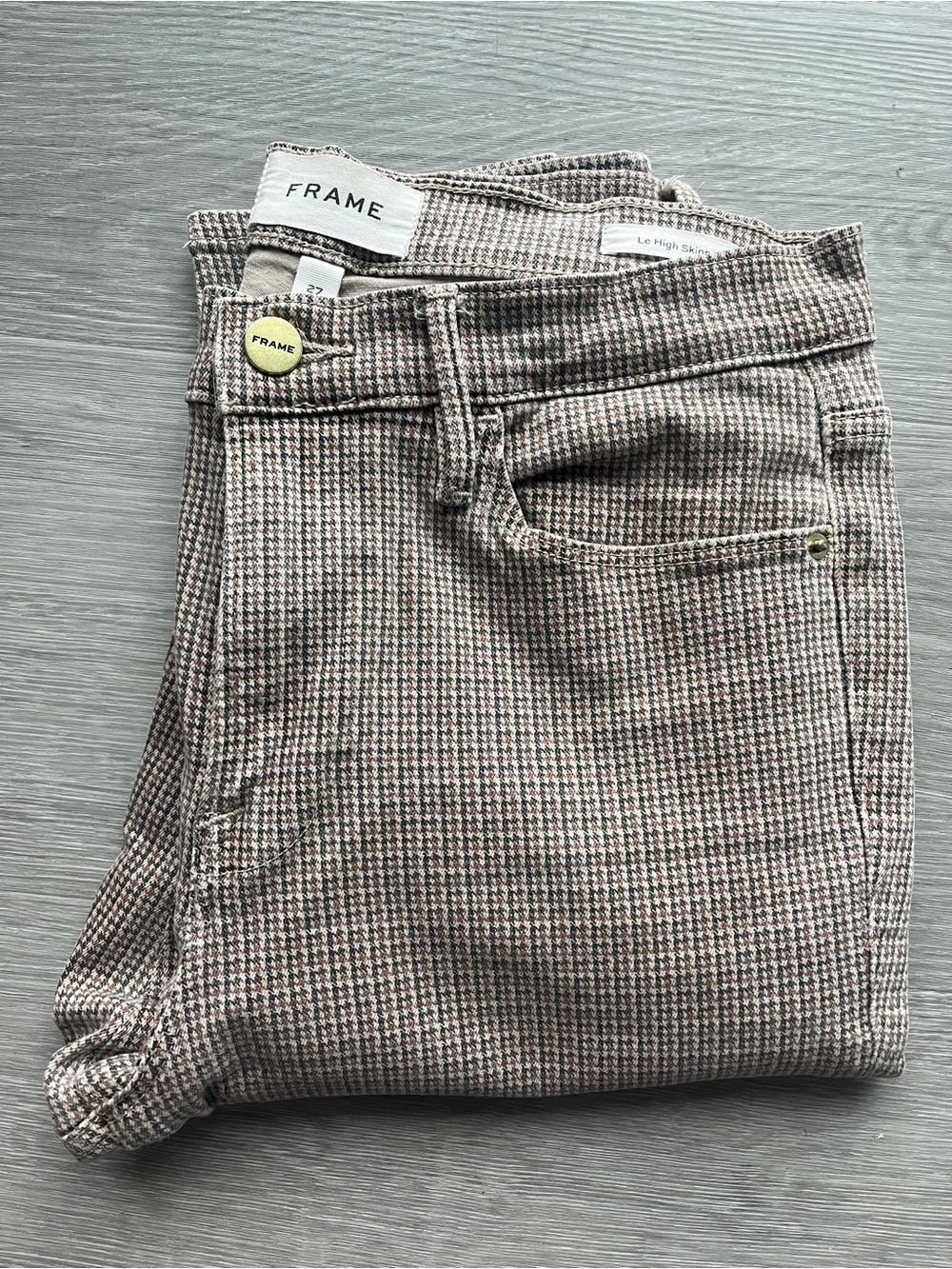 Frame Denim High-Rise Houndstooth Jeans in Brown and Cream